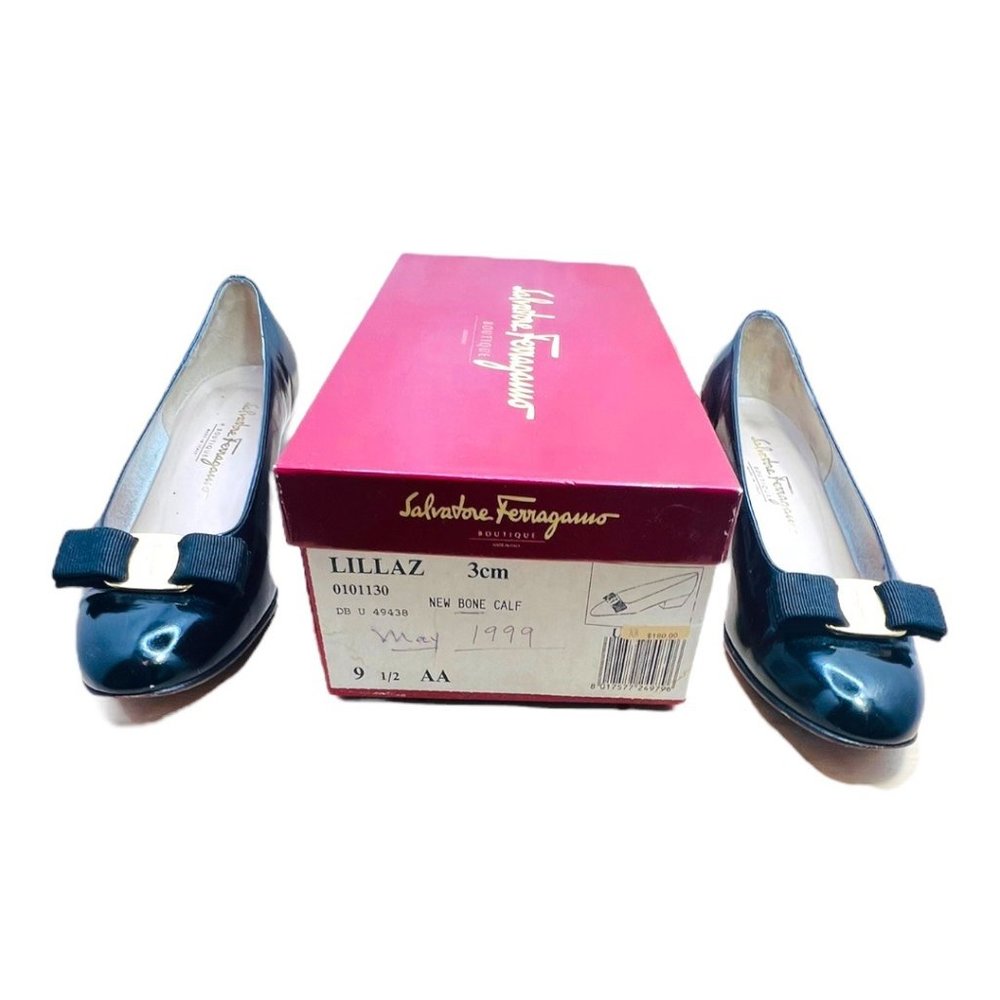 Salvatore Ferragamo Lillaz New Bone Calf Patent Leather Pumps Gold Logo 9.5AA - Picture 12 of 12